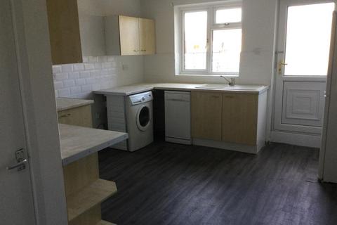 2 bedroom house to rent, Portobello Street, Hull