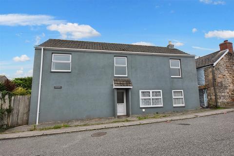 3 bedroom end of terrace house for sale, Old Pond Lane, Redruth