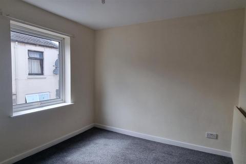 1 bedroom end of terrace house to rent, Angle Street, Leek