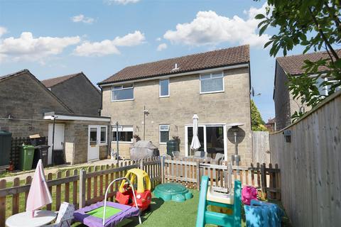 15 Ash Walk, Henstridge, Templecombe, BA8 0QD