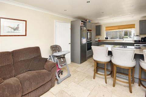 15 Ash Walk, Henstridge, Templecombe, BA8 0QD