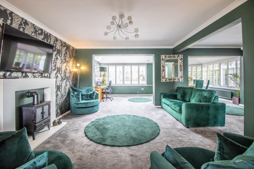 Lounge/sitting room