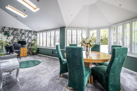 22 Central Avenue, Rochford, SS4 3BQ