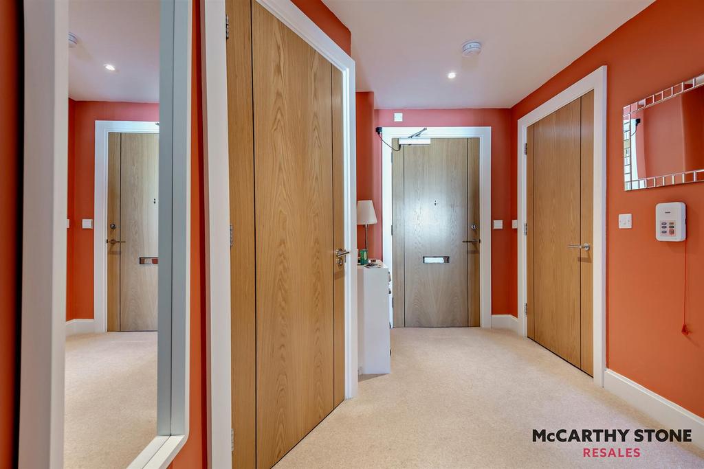 8615072-interior03-800.jpg