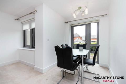 2 bedroom apartment for sale, Kings Place, Fleet Road, Fleet