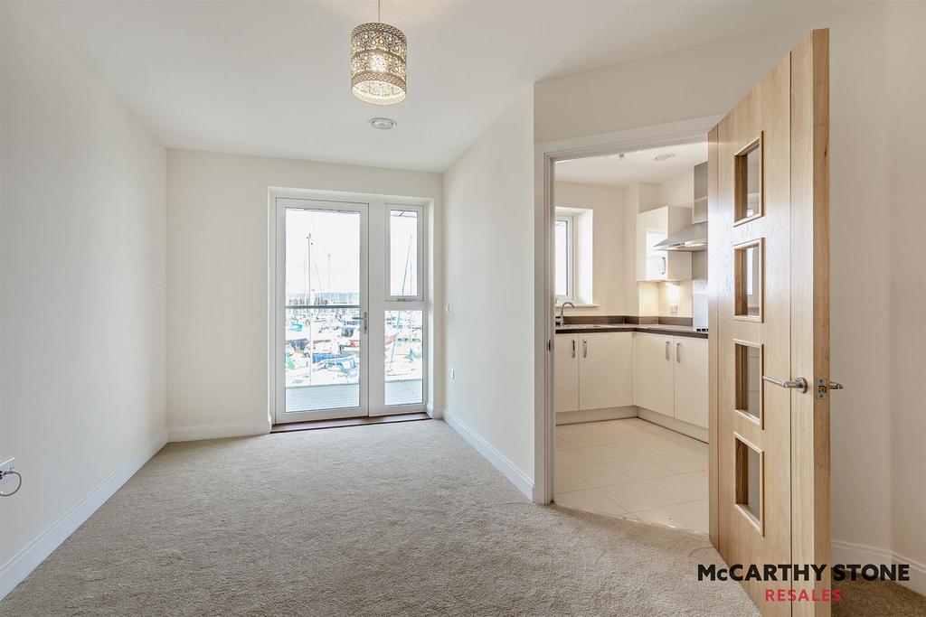 8611719-interior17-800.JPG