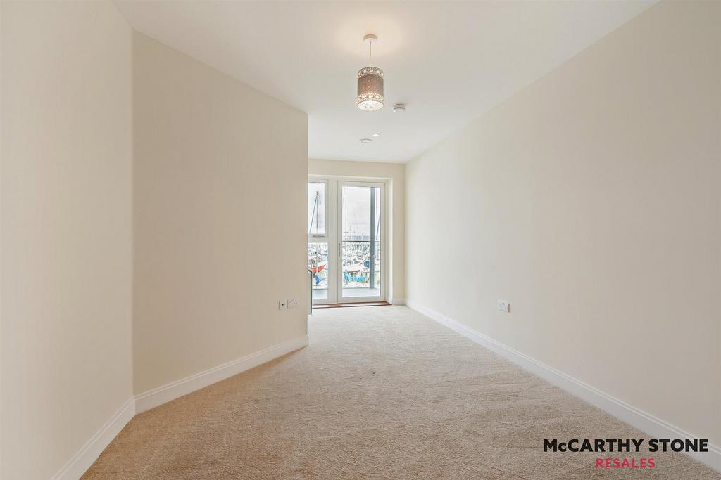 8611719-interior07-800.JPG