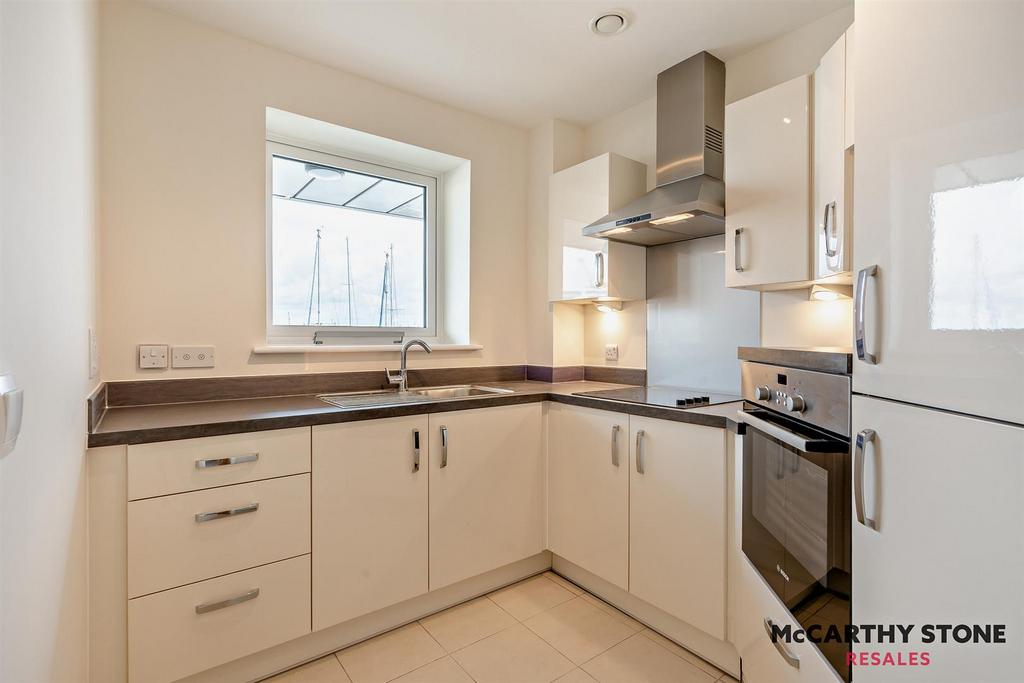 8611719-interior19-800.JPG
