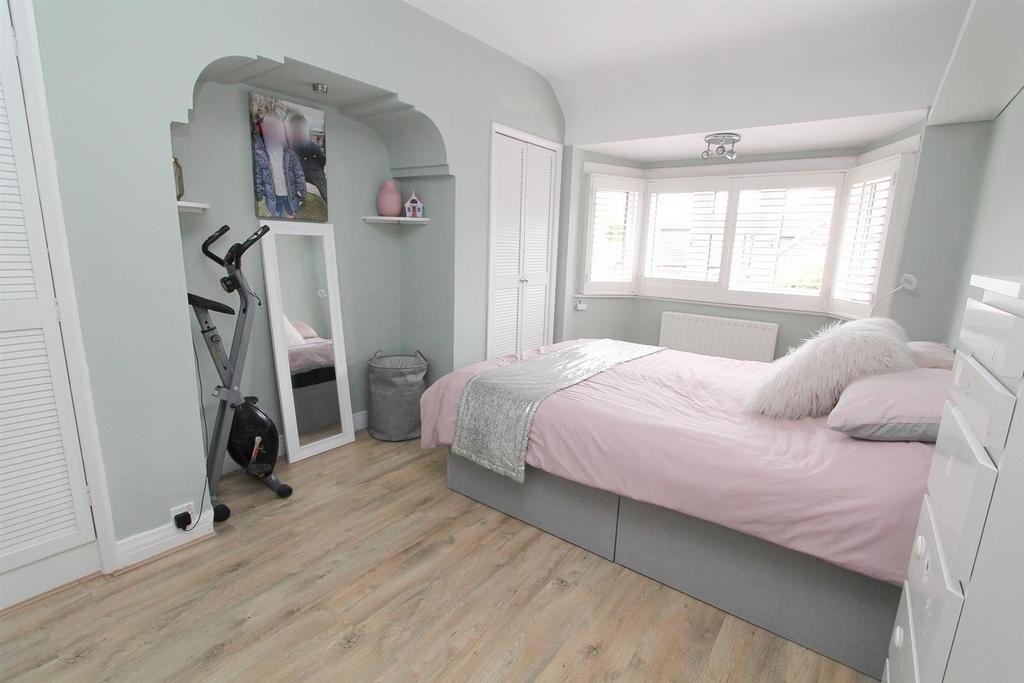 Bed 1.jpg