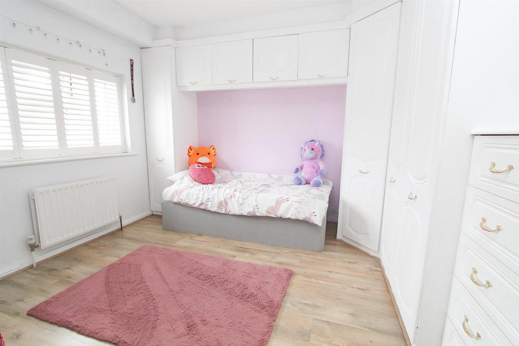 Bed 2.jpg
