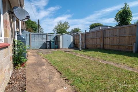 2 bedroom terraced bungalow for sale, Main Road, Newbridge, Yarmouth