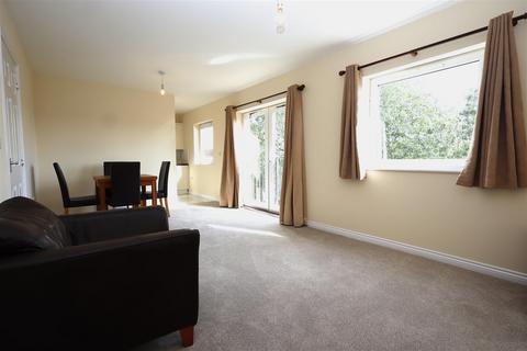 2 bedroom flat to rent, Meadow Way, Caversham, Reading