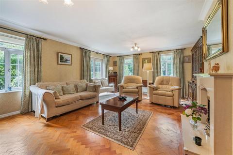 34 Llanvair Drive, Ascot, SL5 9HT