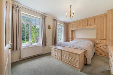 34 Llanvair Drive, Ascot, SL5 9HT