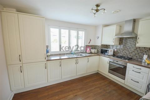 2 bedroom flat for sale, Crossland Drive, Sheffield, S12