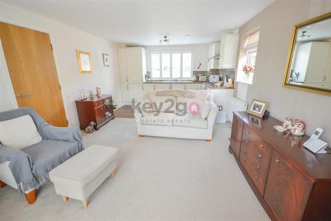 2 bedroom flat for sale, Crossland Drive, Sheffield, S12