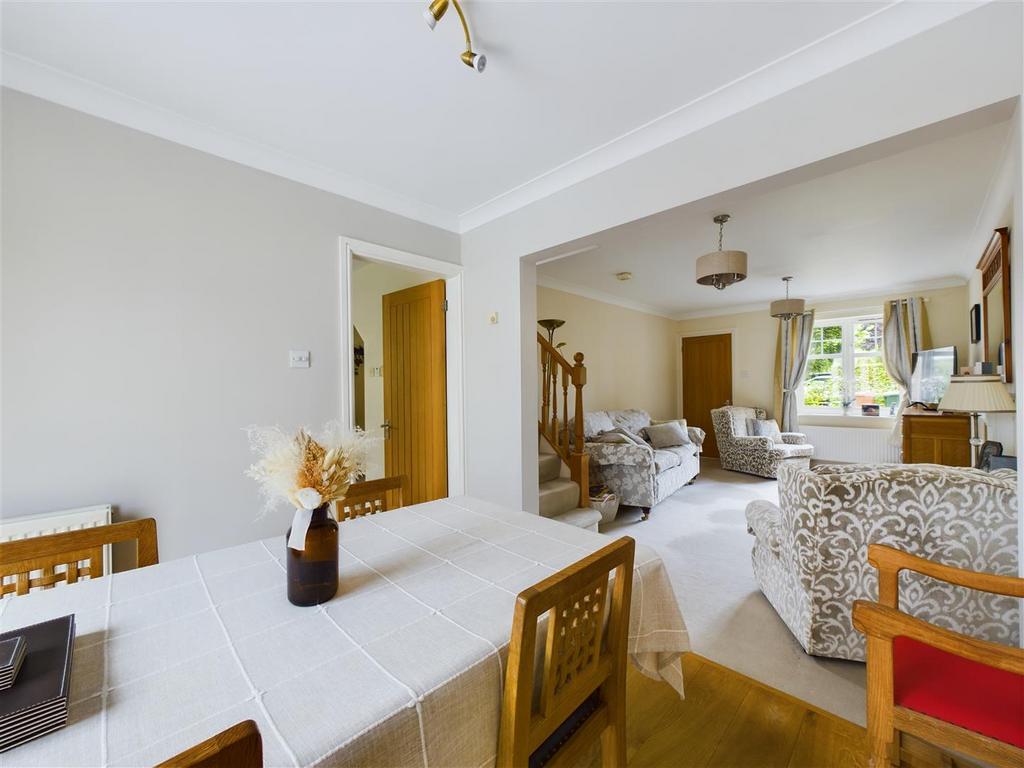 Living/dining room