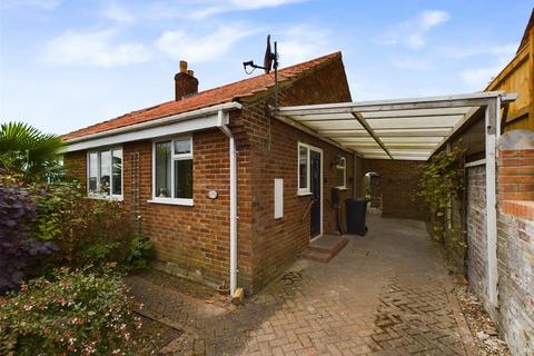 30 Castle Road, Thornton Le Dale, Pickering, YO18 7TR