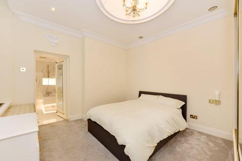 3 bedroom flat to rent, Cumberland Mansions, George Street, Marylebone W1H