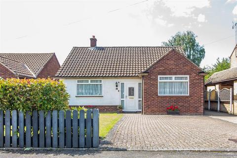 2 bedroom detached bungalow to rent, Leeway Avenue Great Shelford Cambridge