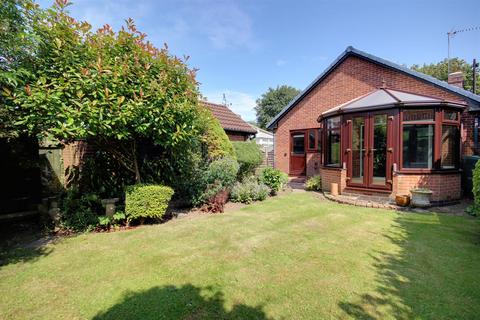 2 bedroom detached bungalow for sale, Stewart Garth, Cottingham