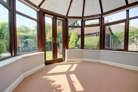 2 bedroom detached bungalow for sale, Stewart Garth, Cottingham