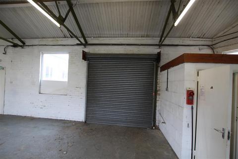 Industrial unit to rent, Victoria Street, Irthlingborough, Wellingborough