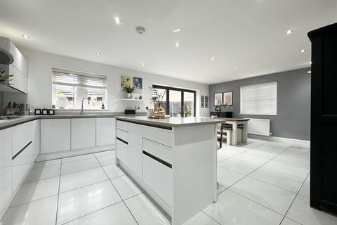 4 bedroom detached house for sale, Holly Tree Grange, Skelmanthorpe, Huddersfield