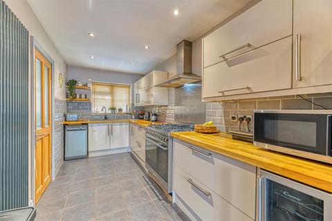 4 bedroom detached house for sale, Nottingham Close, Woolston, Warrington