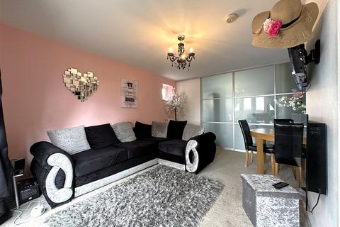 3 bedroom semi-detached house for sale, Parsons Close, Fernwood, Newark