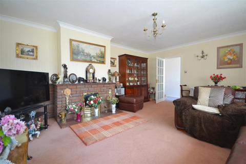 2 bedroom detached bungalow for sale, Ringwood Road, Verwood