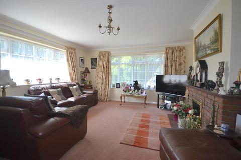 2 bedroom detached bungalow for sale, Ringwood Road, Verwood