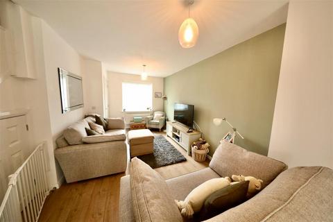 2 bedroom end of terrace house for sale, Attringham Park, Kingswood, Hull