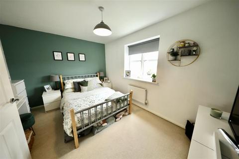 33 Attringham Park, Kingswood, Hull, HU7 3GL