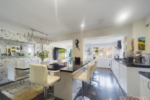 21 Borras Park Road, Wrexham, LL12 7TE