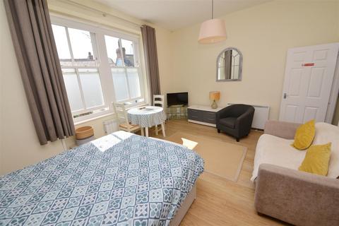 1 bedroom apartment for sale, Crackwell Street, Tenby