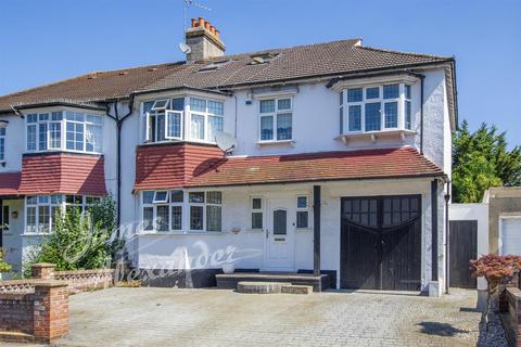 5 bedroom semi-detached house for sale, The Chase, London