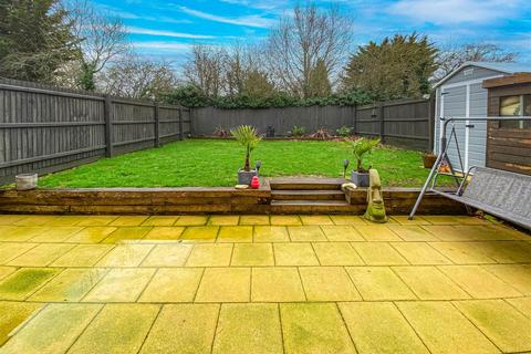 4 Beech Drive, Latchingdon, Chelmsford, CM3 6XT
