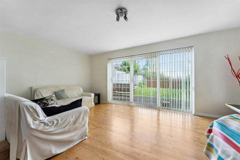 3 bedroom terraced house for sale, Wynton Gardens, London