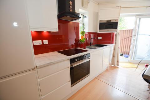 2 bedroom chalet for sale, Eastleigh Avenue, Harrow, HA2 0UF