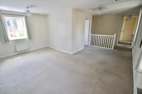 2 bedroom apartment to rent, Mayflower Road, Oakley Park