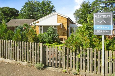 2 bedroom detached bungalow for sale, Oaklands Drive, Brandon IP27