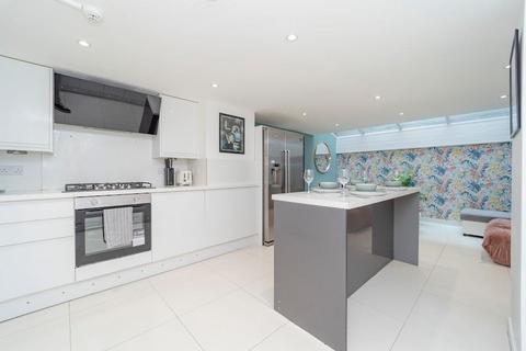 6 bedroom house to rent, Montpelier Road, Brighton