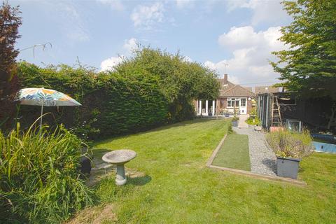 3 bedroom semi-detached bungalow for sale, Mountnessing Road, Billericay CM12