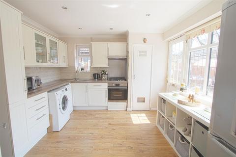 3 bedroom semi-detached bungalow for sale, Mountnessing Road, Billericay CM12