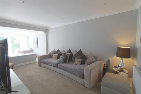 3 bedroom semi-detached bungalow for sale, Mountnessing Road, Billericay CM12