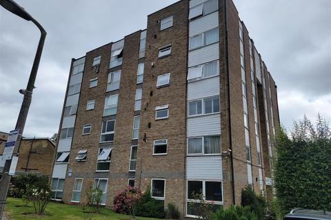 2 bedroom maisonette to rent, Pellipar Close, Palmers Green, N13