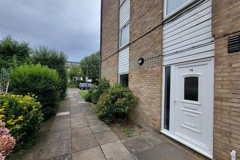 2 bedroom maisonette to rent, Pellipar Close, Palmers Green, N13