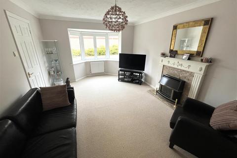 4 bedroom detached house for sale, Oak Road, Chippenham