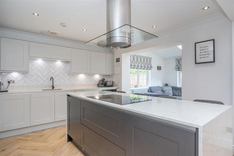 8 Bellefield Way, Lanark, ML11 7NW